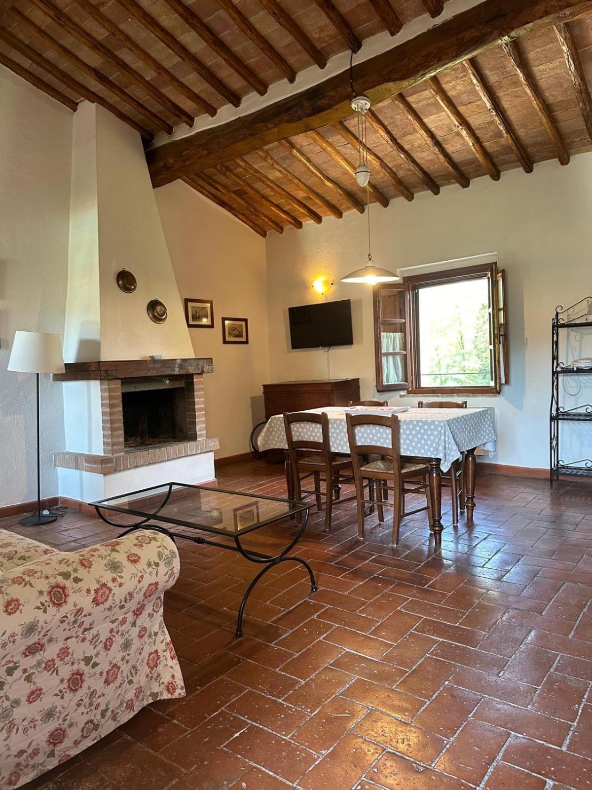 Agriturismo La Peschiera Casole dʼElsa Exterior foto
