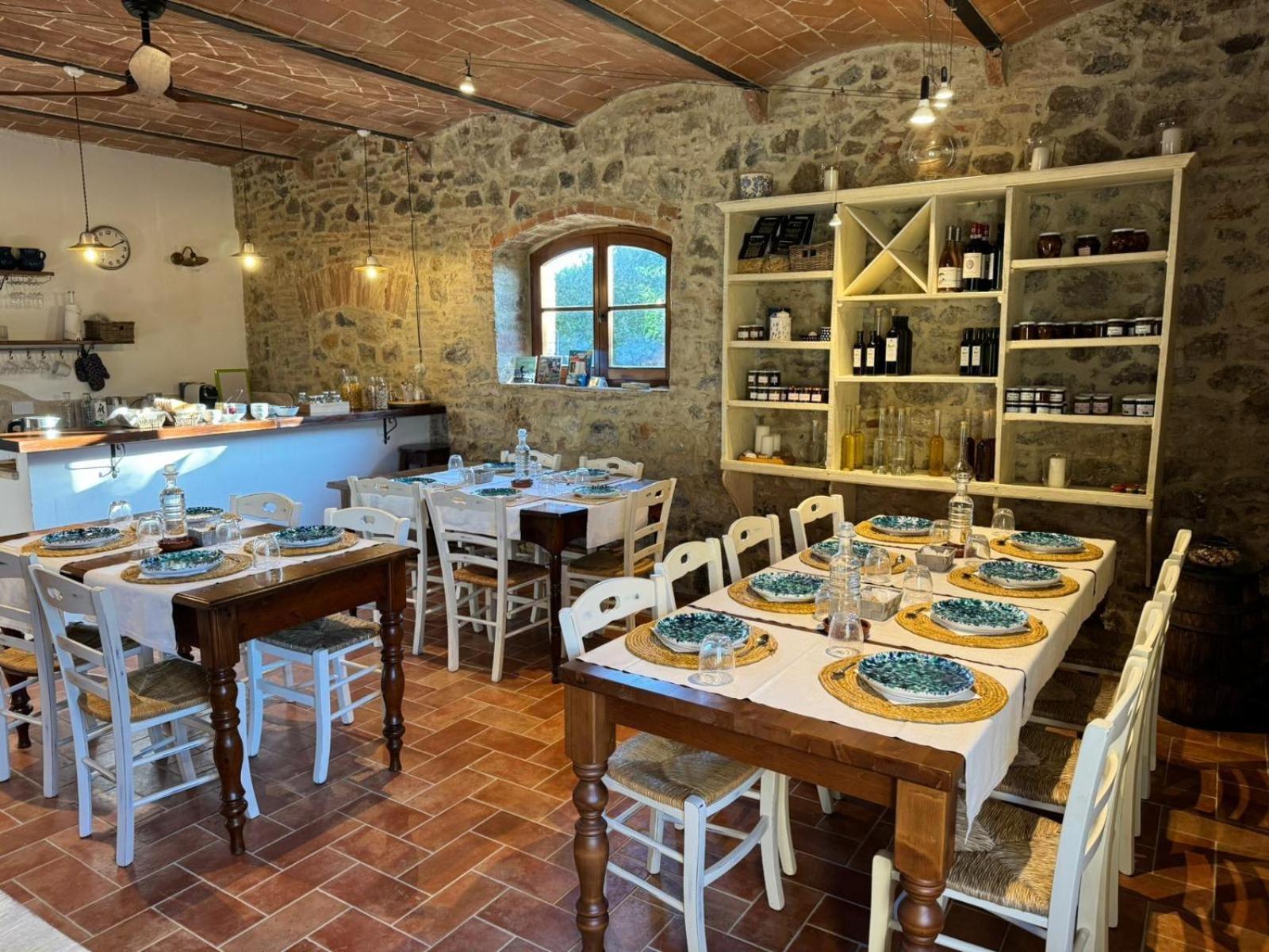 Agriturismo La Peschiera Casole dʼElsa Exterior foto